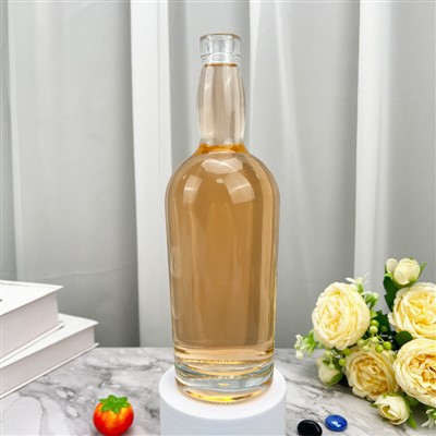 Prázdna 700 ml sklenená fľaša